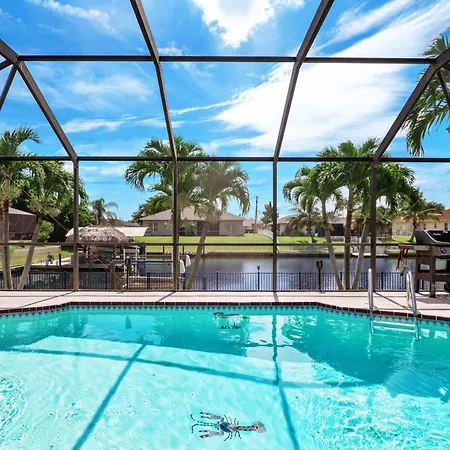 Pelican Paradise! Waterfront, Bbq, Heated Pool, King Bed, Luxury, Family Fun & More